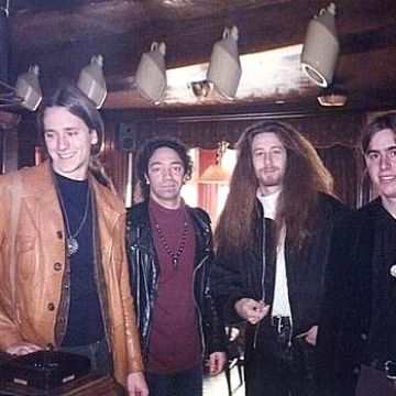 В тошниловке, ранние годы.