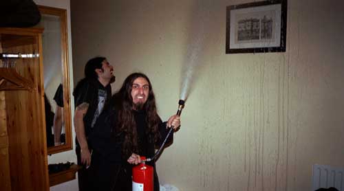 Мартин Мендес спешит на помощь, 2001.